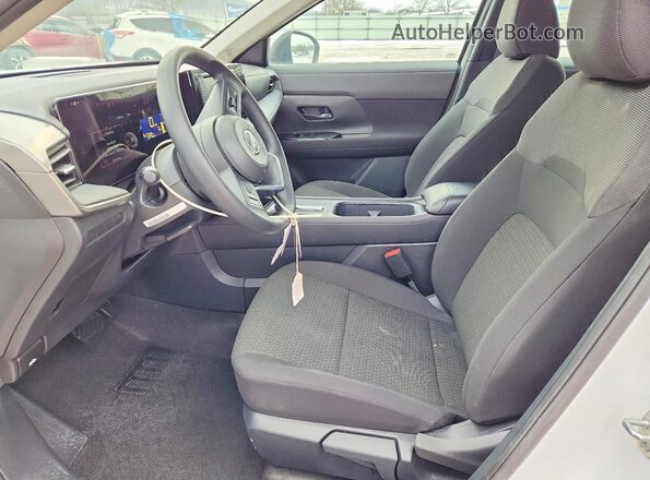 3N8AP6BB8SL380328 2025 NISSAN KICKS White Vista interior delantera