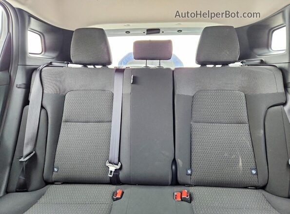3N8AP6BB8SL380328 2025 NISSAN KICKS White Vista de los asientos traseros