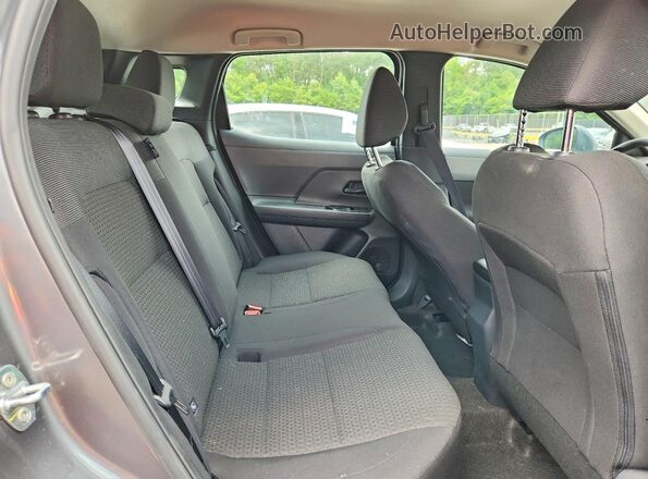 3N8AP6BEXTL357130 2026 NISSAN KICKS Gray Widok tylnych siedzeń