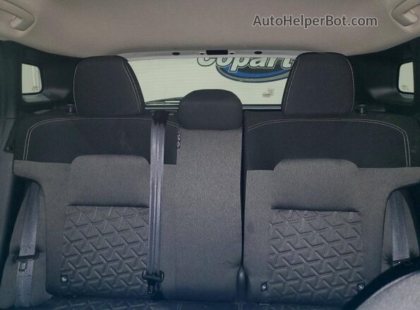 3N8AP6CA1SL377728 2025 NISSAN KICKS White Vista de los asientos traseros