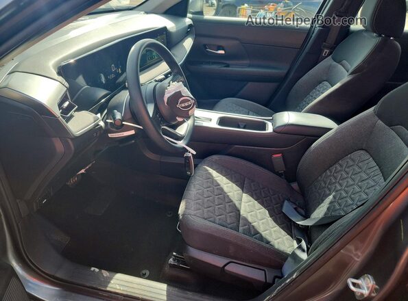 3N8AP6CA3SL343564 2025 NISSAN KICKS Gray Vista interior delantera
