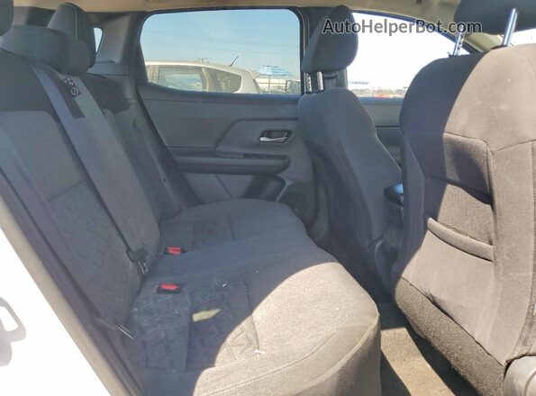 3N8AP6CA3SL380422 2025 NISSAN KICKS White Սալոնի հետևի տեսք