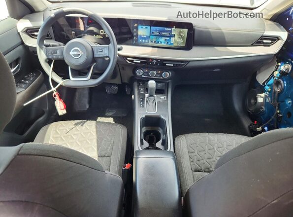3N8AP6CA5SL313501 2025 NISSAN KICKS Blue Widok deski rozdzielczej