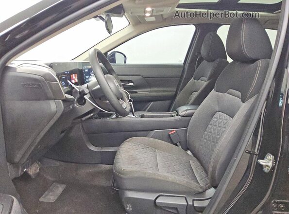 3N8AP6CA6SL428639 2025 NISSAN KICKS Black Вид салону спереду