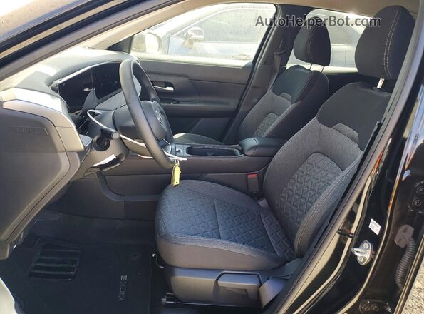 3N8AP6CA9SL443314 2025 NISSAN KICKS Черный Вид салона спереди