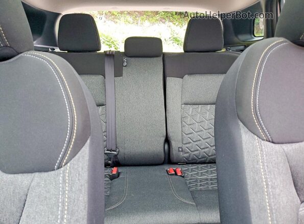 3N8AP6CB0TL314145 2026 NISSAN KICKS White Widok tylnych siedzeń