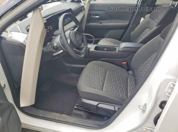 3N8AP6CB1SL372022 2025 NISSAN KICKS White Vista interior delantera