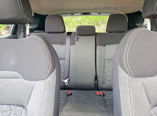 3N8AP6CB1SL372022 2025 NISSAN KICKS White Vista de los asientos traseros
