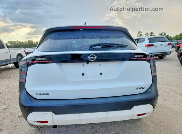 3N8AP6CB5TL374115 2026 NISSAN KICKS White Widok z tyłu