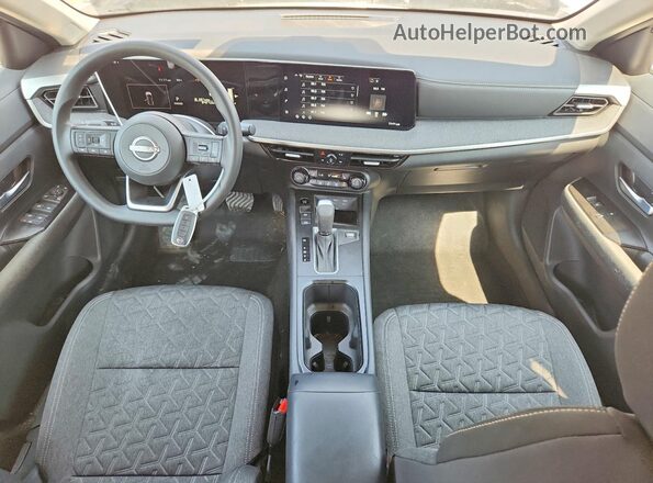 3N8AP6CBXTL351042 2026 NISSAN KICKS Серый Вид панели приборов