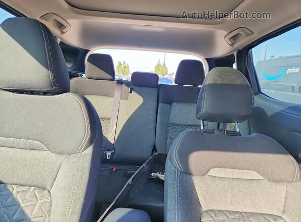 3N8AP6CE6TL326617 2026 NISSAN KICKS Gray Հետևի նստատեղերի տեսք