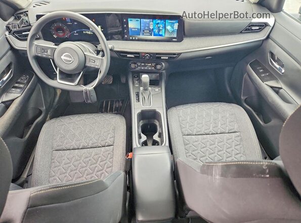 3N8AP6CE6TL386638 2026 NISSAN KICKS Синий Вид панели приборов