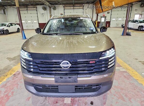 3N8AP6DA1TL384968 2026 NISSAN KICKS Коричневый Вид спереди