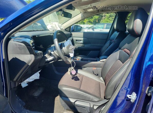 3N8AP6DA2SL383777 2025 NISSAN KICKS Blue წინა სალონის ხედი