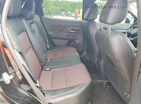 3N8AP6DA6SL415663 2025 NISSAN KICKS Black Widok tylnych siedzeń