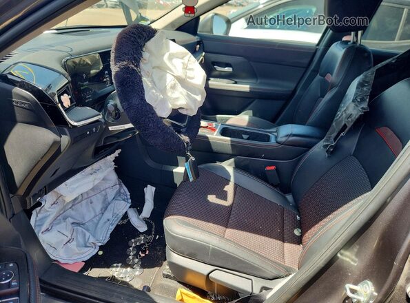 3N8AP6DA6SL438151 2025 NISSAN KICKS Серый Вид салона спереди
