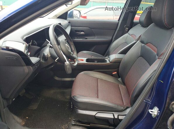 3N8AP6DB4SL320575 2025 NISSAN KICKS Blue Widok wnętrza z przodu
