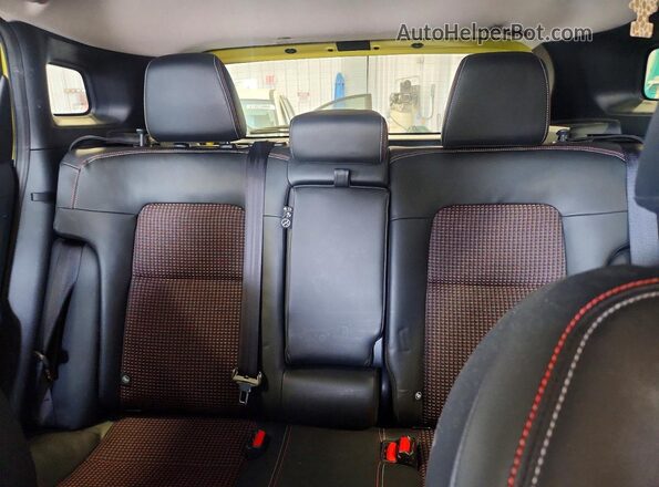 3N8AP6DB8SL318134 2025 NISSAN KICKS Желтый Вид задних сидений