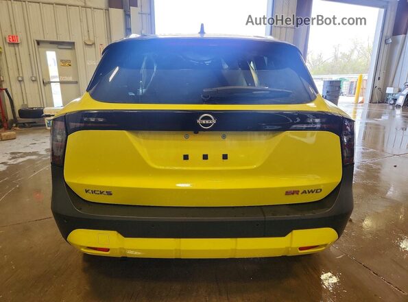 3N8AP6DB8SL318134 2025 NISSAN KICKS Желтый Вид сзади