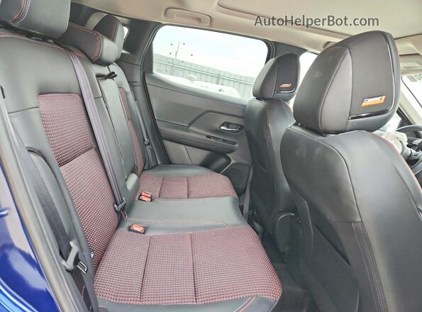 3N8AP6DD1SL353504 2025 NISSAN KICKS Blue Widok tylnych siedzeń