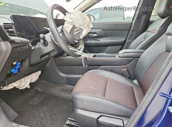 3N8AP6DD1SL353504 2025 NISSAN KICKS Blue Widok wnętrza z przodu