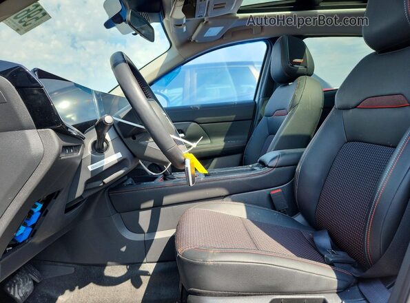 3N8AP6DD9SL395595 2025 NISSAN KICKS White Вид салону спереду
