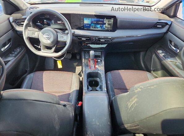3N8AP6DD9SL395595 2025 NISSAN KICKS White Вид панелі приладів