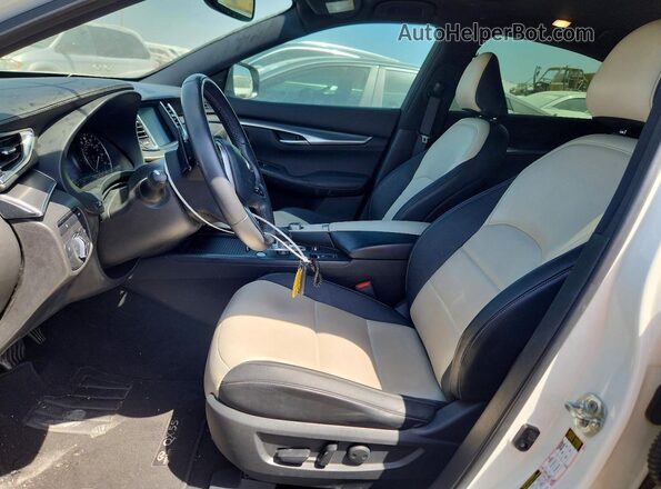 3PCAJ5J3XNF105872 2022 INFINITI QX55 White Widok wnętrza z przodu
