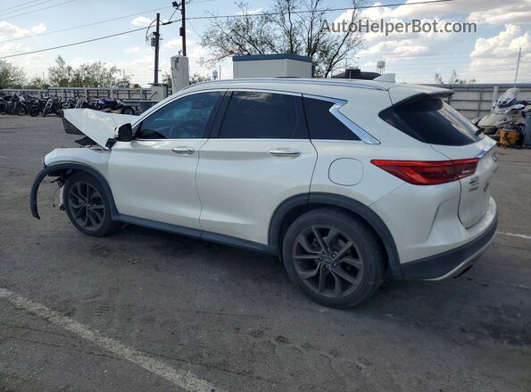 3PCAJ5M11KF105877 2019 INFINITI QX50 White Rear left