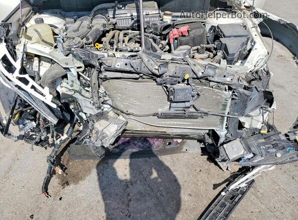 3PCAJ5M11KF105877 2019 INFINITI QX50 White Engine compartment view