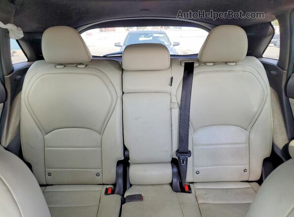 3PCAJ5M11KF105877 2019 INFINITI QX50 White Rear seats view