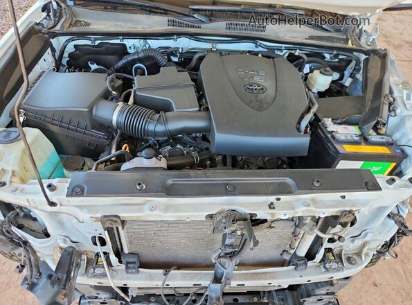 3TMAZ5CN1MM158915 2021 TOYOTA TACOMA White Widok wnętrza z tyłu