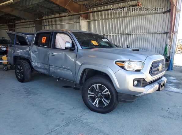 3TMAZ5CN4JM069769 2018 TOYOTA TACOMA Gray Առջևի աջ