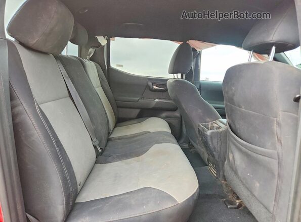 3TMCZ5AN2LM332632 2020 TOYOTA TACOMA Red Vista de los asientos traseros