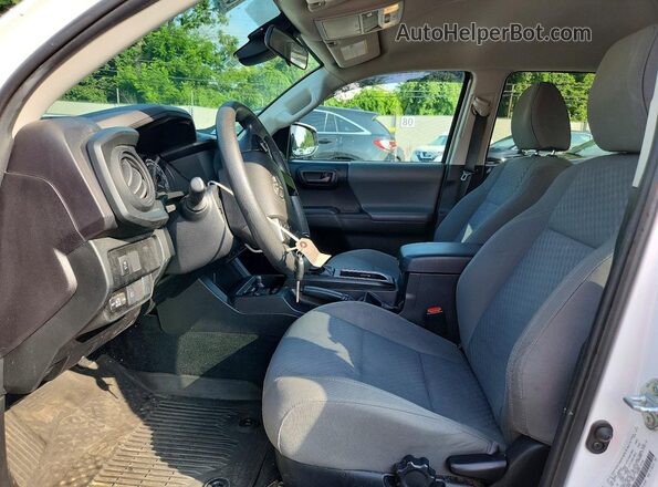 3TMCZ5AN2NM529609 2022 TOYOTA TACOMA White Widok wnętrza z przodu