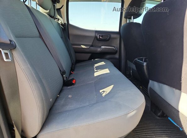 3TMCZ5AN3JM133828 2018 TOYOTA TACOMA Синий Вид задних сидений