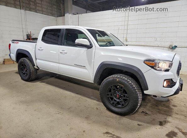3TMCZ5AN3JM186447 2018 TOYOTA TACOMA White Передня права чверть
