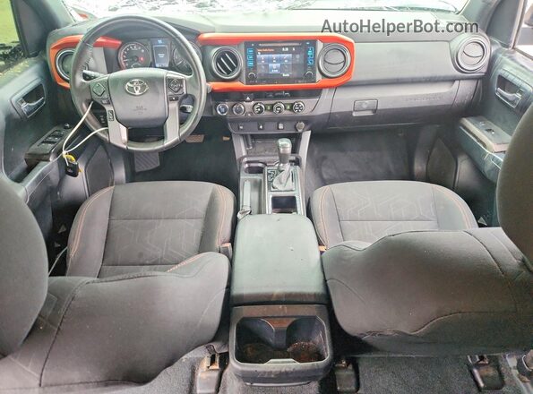 3TMCZ5AN4HM049897 2017 TOYOTA TACOMA Черный Вид панели приборов