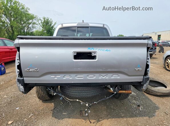 3TMCZ5AN5LM336478 2020 TOYOTA TACOMA Silver Вид ззаду