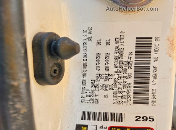 3TMCZ5AN7NM510098 2022 TOYOTA TACOMA White Widok komory silnika