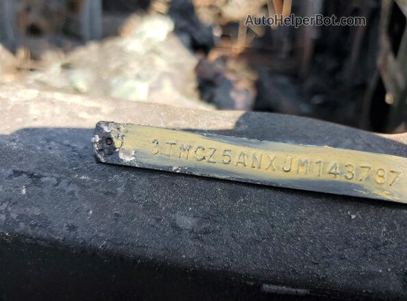 3TMCZ5ANXJM143787 2018 TOYOTA TACOMA Пожар Вид подкапотного пространства