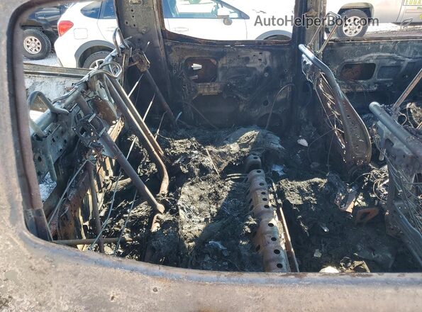 3TMCZ5ANXJM143787 2018 TOYOTA TACOMA Пожар Вид задних сидений