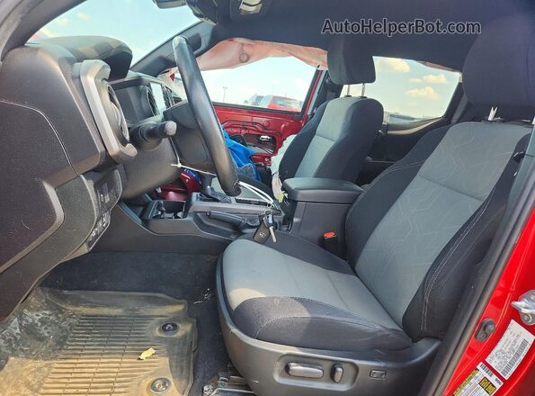 3TMCZ5ANXNM526005 2022 TOYOTA TACOMA Красный Вид салона спереди