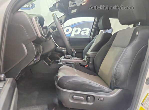 3TMDZ5BN2PM166928 2023 TOYOTA TACOMA White Vista interior delantera