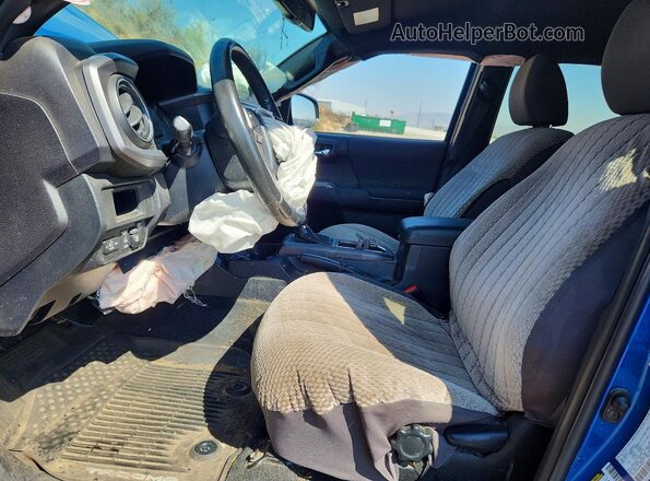3TMDZ5BN9HM018616 2017 TOYOTA TACOMA Blue Widok wnętrza z przodu