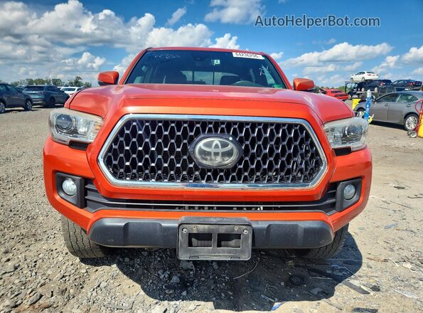 3TMDZ5BN9JM052920 2018 TOYOTA TACOMA Красный Вид спереди