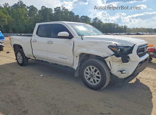 3TMKB5FN4RM007790 2024 TOYOTA TACOMA Белый Передняя правая четверть
