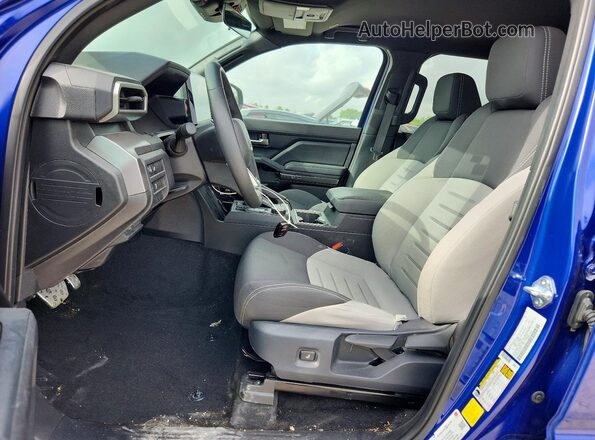 3TMKB5FN9SM044937 2025 TOYOTA TACOMA Blue Front interior view