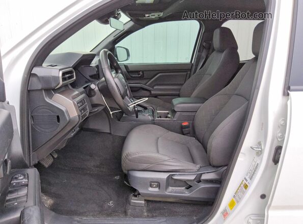 3TMKB5FNXRM014503 2024 TOYOTA TACOMA White წინა სალონის ხედი