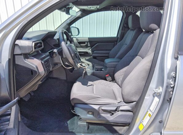 3TMKB5FNXSM031114 2025 TOYOTA TACOMA Silver Вид салону спереду